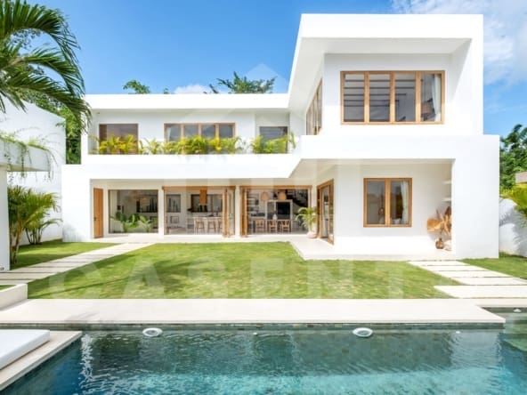 Facade of a 3 bedroom villa for investment in Bingin