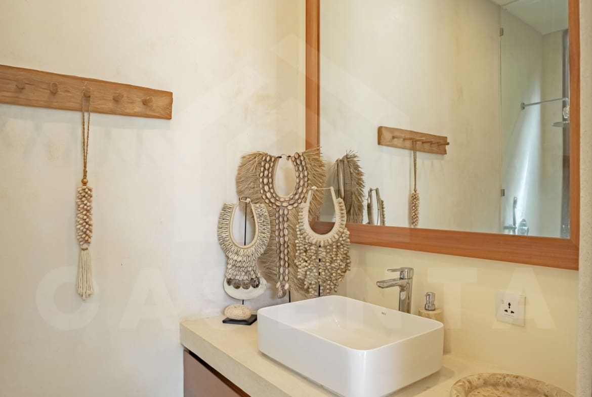 Bathroom inside attractive 2 bedroom villa in Tumbak Bayuh